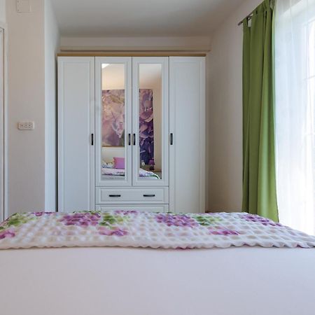 Apartmani Olea Krk 克尔克 外观 照片