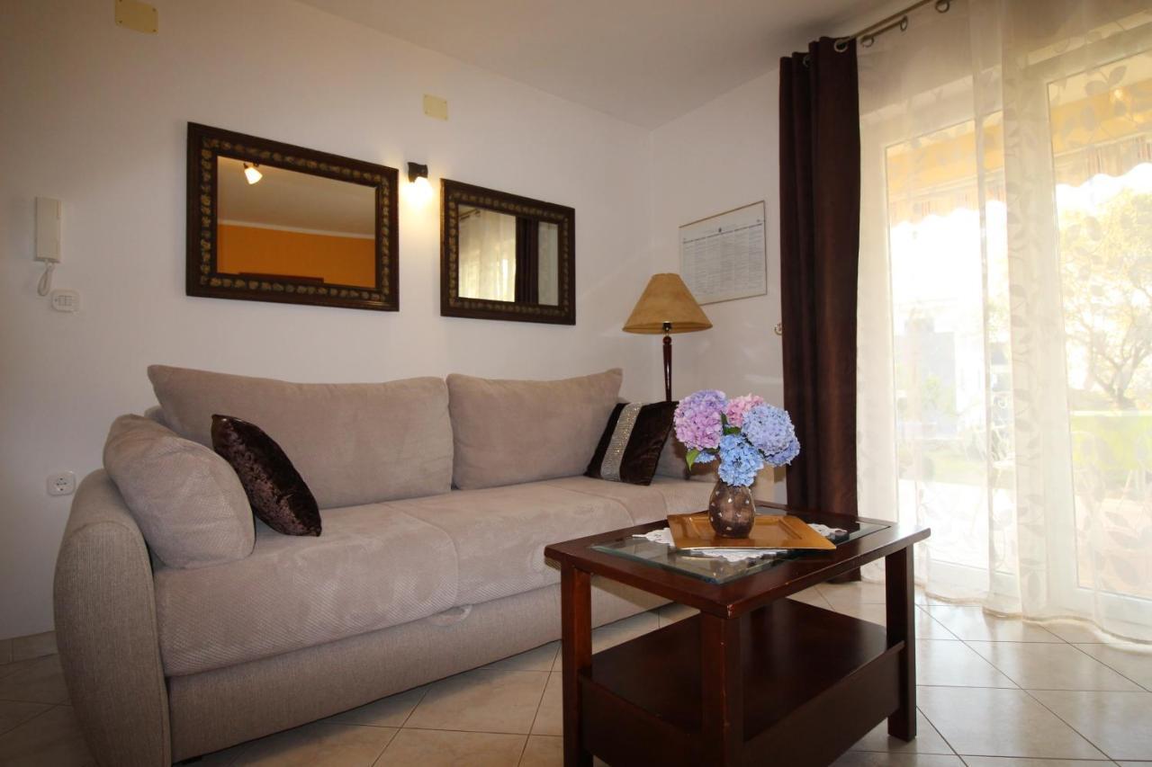 Apartmani Olea Krk 克尔克 外观 照片