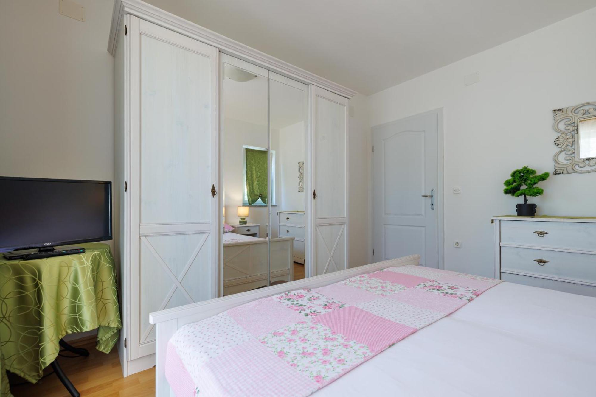 Apartmani Olea Krk 克尔克 外观 照片