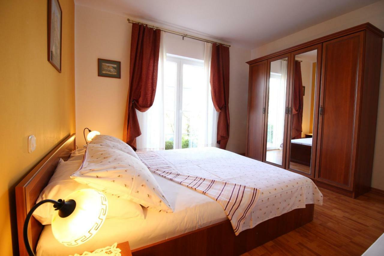 Apartmani Olea Krk 克尔克 外观 照片