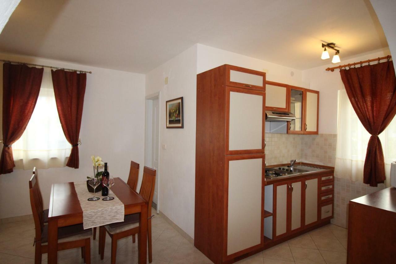 Apartmani Olea Krk 克尔克 外观 照片